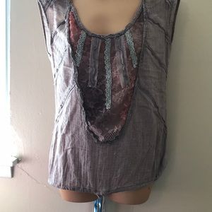 Lulumari Tops - Sleeveless top Lulumari Tops - Sleeveless top